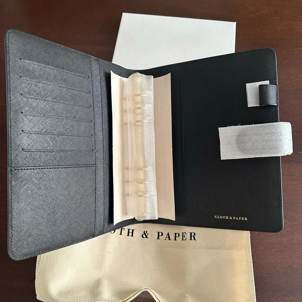 Cloth and Paper Contoured A5 6 Ring Planner - Picture 10 of 11